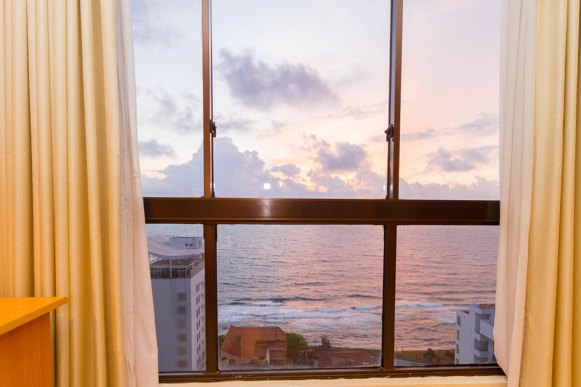 Crescat Residencies Apartment Colombo Ngoại thất bức ảnh