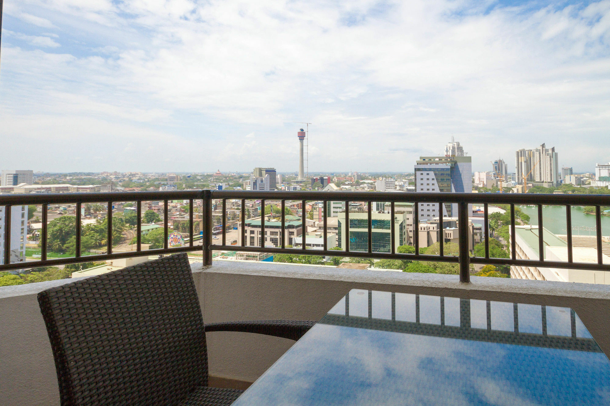 Crescat Residencies Apartment Colombo Ngoại thất bức ảnh